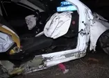 Parçalanan otomobilden yara almadan çıktı