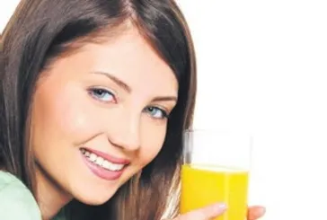 Portakal suyu şifa saçıyor! Kalp krizi ve böbrek taşı riskini düşürüyor