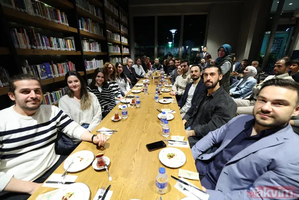 Başkan Erdoğan, Üsküdar'da gençlerle çay içip sohbet etti - 2