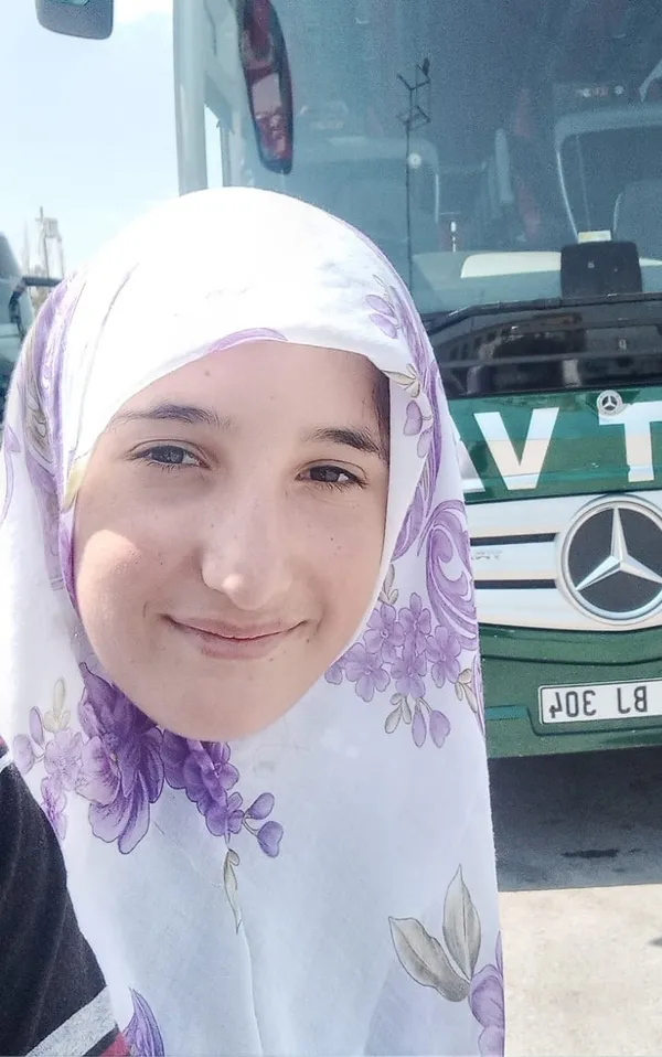 esenyurtta-evden-kacan-14-yasindaki-beyzanur-ile-12-yasindaki-teyzesi-canan-hala-bulunamadi-1630675565844.jpg Esenyurt’ta evden kaçan 14 yaşındaki Beyzanur ile 12 yaşındaki teyzesi Canan halâ bulunamadı-4