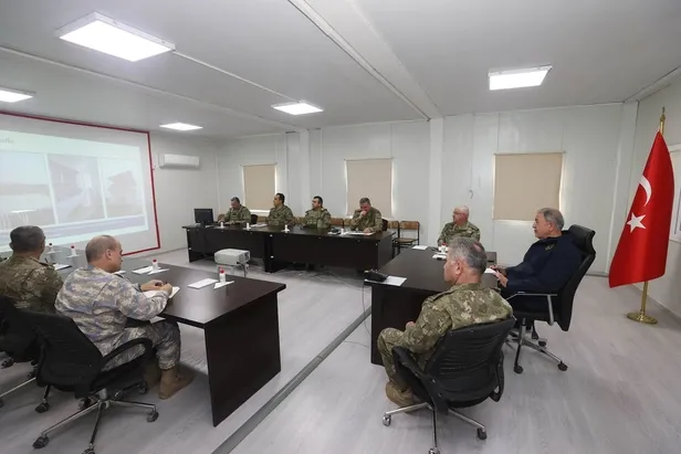 Milli Savunma Bakanı Hulusi Akar açıkladı: "Deprem sonrası 60 bin civarında Suriyeli gönüllü olarak ülkesine döndü"-9