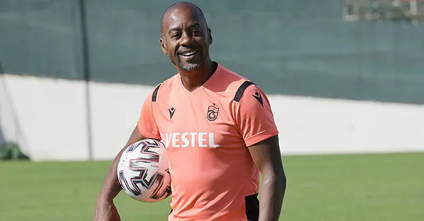 Trabzonspor Teknik Direktörü Eddie Newton İslam'ı nasıl seçtiğini anlattı: Ezan sesi duydum çok etkilendim-5