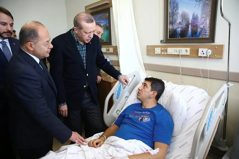 Erdoğan yaralıları ziyaret etti-3