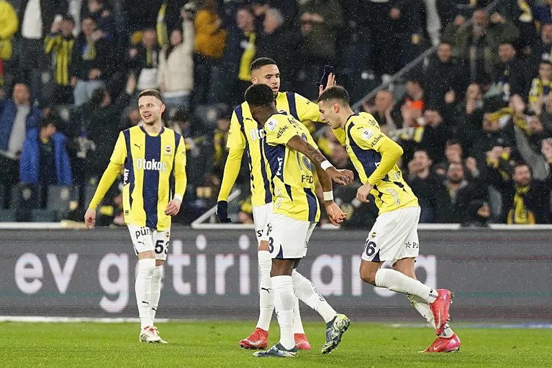Antalyaspor zaferi sonrası Fenerbahçeli yıldıza övgü dolu sözler! "Yeni lider o" - 11