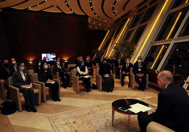 baskan-erdogan-ve-esi-emine-erdogan-bakude-resmi-aile-yemegine-katildi-1607623988040.jpeg Başkan Erdoğan ve eşi Emine Erdoğan Bakü’de resmi aile yemeğine katıldı-2