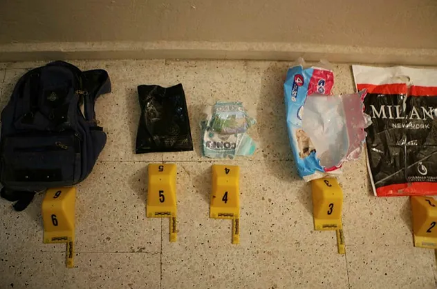 Mardin'de yakalanan PKK'lı teröristler bombaları bebek bezlerinin içine saklamışlar!