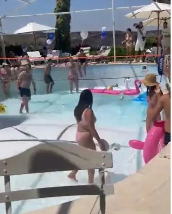 havuz-partisinde-obruk-felaketi-1-olu-1-yarali-1658427302537.jpg Havuz partisinde obruk felaketi: 1 ölü, 1 yaralı-4