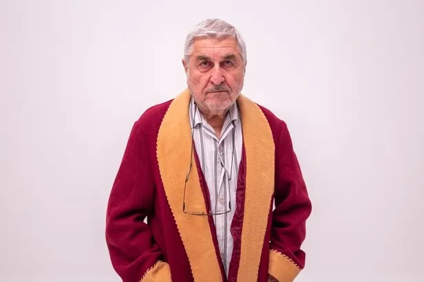 cihat-tamerin-kindarligi-dindarlara-ferhan-sensoyun-cenaze-toreninde-amacini-asan-ilkel-ve-kultursuz-sozler-1630599420847.jpeg Cihat Tamer'in kindarlığı dindarlara! Ferhan Şensoy'un cenaze töreninde amacını aşan ilkel ve kültürsüz sözler...-3