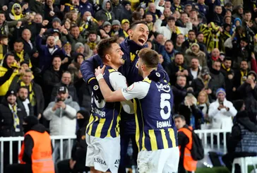 Fenerbahçe zirveyi bırakmadı! 