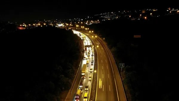 Kurban Bayramı trafiği TEM'i kilitledi! Yoğunluk 80 kilometre-2