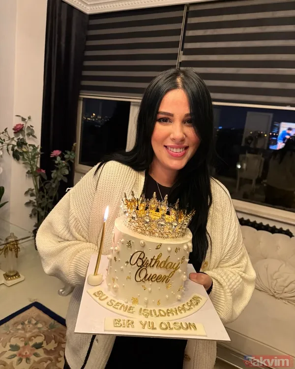 Hayat tabii bu işte bir şekilde kalkıyorsun ayağa. Derken bu yıl bir kanadım daha gitti, babam... Türkiye koca bir değerini kaybetti, hayranları hayran...