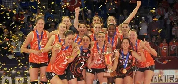 2015 Kadınlar Dünya Kulüpler Voleybol Şampiyonası'nda Rusya'nın Dinamo Krasnodar takımını 3-1 mağlup eden Eczacıbaşı VitrA, şampiyonluğa ulaştı