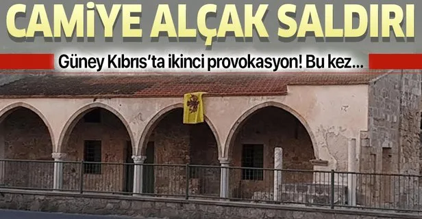 Güney Kıbrıs’ta camiye alçak saldırı! Bu kez Bizans bayrağı astılar