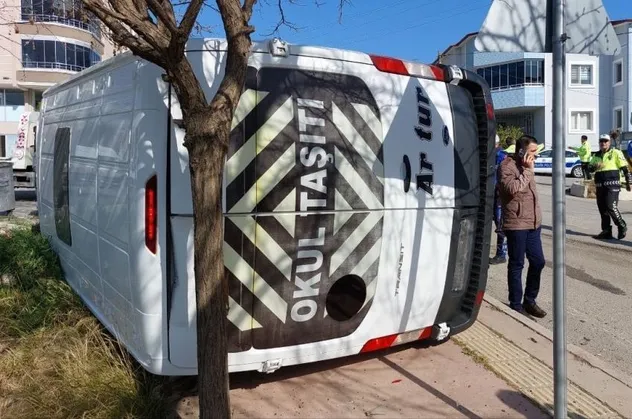 Samsun'da son dakika trafik kazası: Öğrenci servisi ile cip çarpıştı çok sayıda öğrenci yaralandı