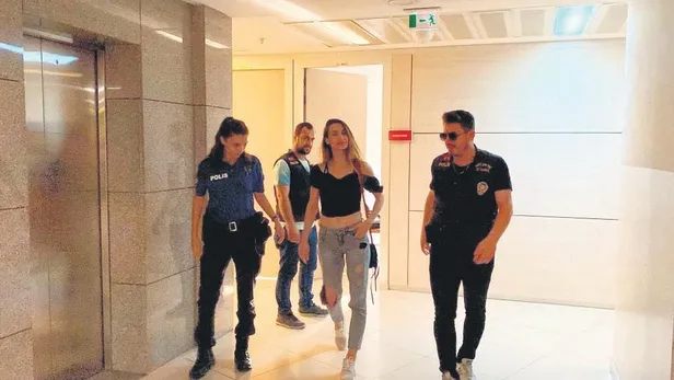 eski-esi-emre-asiki-oldurmeyi-planlayan-yagmur-sarnic-hakkinda-7-suctan-yakalama-karari-alindi-1661988845820.jpeg Eski eşi Emre Aşık'ı öldürmeyi planlayan Yağmur Sarnıç hakkında 7 suçtan yakalama kararı alındı-3