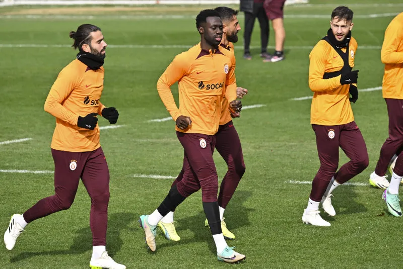 Galatasaray'da şok karar! Sözleşmesi dondurulacak - 10