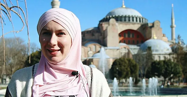 Sultanahmet Camisi'nde Müslümanlıkla tanışan İngiliz, her şeyi bırakıp İslam'ı anlatmaya başladı