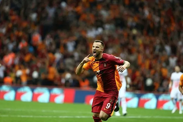 haris-seferovicten-schalke-karari-gidecek-mi-1670063907433.jpeg Haris Seferovic'ten Schalke kararı! Gidecek mi?-4