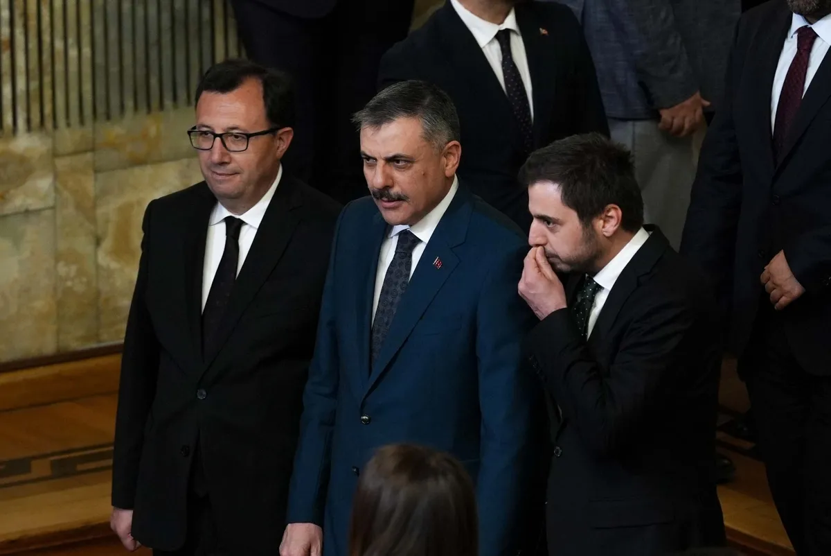 baskan-erdogan-23-nisan-resepsiyonunda-sadettin-saran-ile-gorustu-1776971093833.jpeg Başkan Erdoğan, 23 Nisan Resepsiyonu’nda Sadettin Saran ile görüştü-7