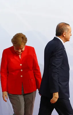 Ajanların tepesine binmeye devam edeceğiz