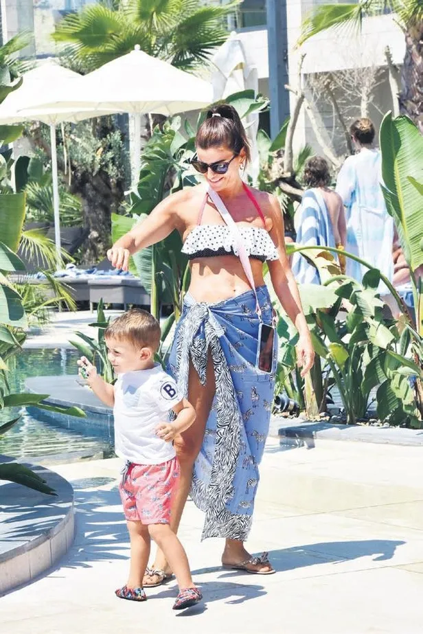 1660594389156.jpeg Yasemin Özilhan boşanma iddialarına noktayı koydu! İzzet Özilhan'ın...-5