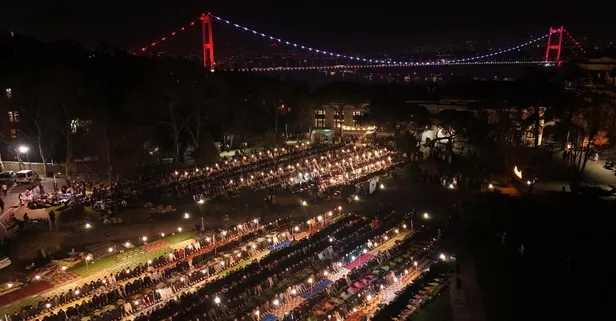 Boğaziçi Üniversitesi'nde geleneksel Ramazan iftarı! Önce oruçlarını açtılar sonra saf tuttular... Filistin unutulmadı
