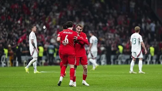 Türkiye Macaristan’ı devirdi! Yazarlardan milli yıldıza övgü dolu sözler: Hücum hattımız raconu kesti!