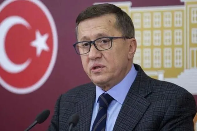 İYİ Parti'li küfürbaz Lütfü Türkkan 'hakaret' gerekçesiyle 10 bin TL tazminat ödeyecek