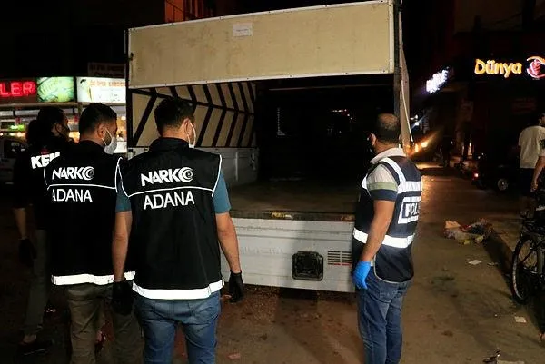 adanada-bayram-oncesi-narkotik-denetimi-15-gozalt-1590196343145.jpeg Adana'da bayram öncesi narkotik denetimi: 15 gözalt-1