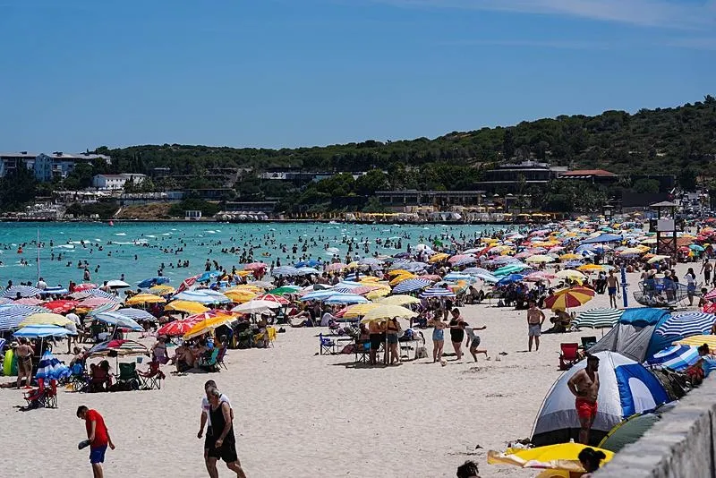 Muğla’da 6 kilometrelik tatil kuyruğu! 3 günde 500 bin araç giriş yaptı: Turistik tesislerde doluluk oranı yüzde 100'e ulaştı-9