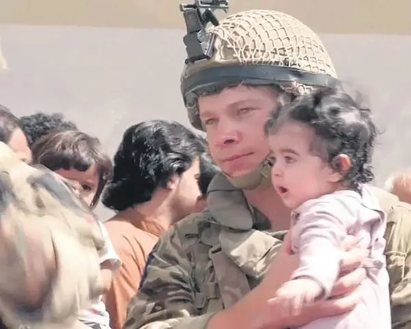 Koca Yusuf, Kabil'den kaçanları birinci sınıf uçurdu! Air Force'ta mültecilere kabin azabı yaşatan ABD'nin havasını bozdu-2