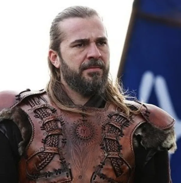 Engin Altan Düzyatan Diriliş Ertuğrul'dan ayrılıyor!