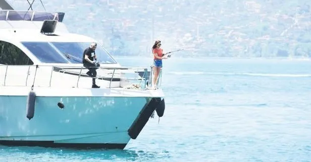 tugba yurt onceki gun sevgilisi burak tanrisever ile tekneleriyle bogaz turu yapti takvim tugba yurt onceki gun sevgilisi burak tanrisever ile tekneleriyle bogaz turu yapti takvim