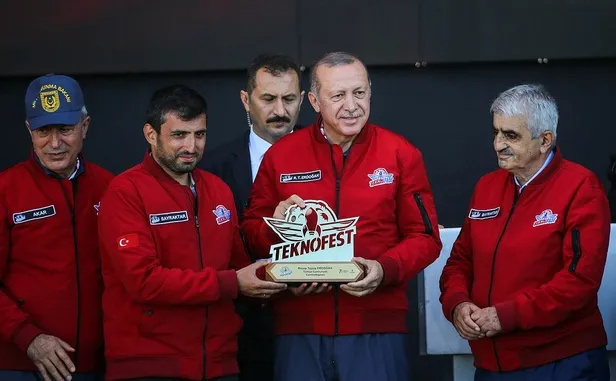 milli-teknoloji-hamlesi-meyvelerini-veriyor-ilk-ceyrekte-568-milyar-dolarlik-teknoloji-yogun-urun-ihracati-1649664901051.jpeg "Milli Teknoloji Hamlesi" meyvelerini veriyor! İlk çeyrekte 56,8 milyar dolarlık "teknoloji yoğun ürün" ihracatı-4