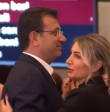 ekrem-imamoglunun-ataturku-anma-gecesinde-dansi-fondas-medyayi-sessizlige-gomdu-bulent-turandan-tepki-isyanim-1668183964933.jpg 'Ekrem İmamoğlu'nun 'Atatürk'ü Anma Gecesi'nde dansı fondaş medyayı sessizliğe gömdü! Bülent Turan'dan tepki: İsyanım var-5