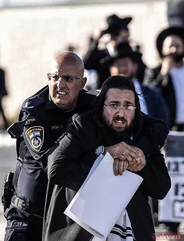 Harediler, laik eğitim sistemini de kabul etmeyerek sadece dini eğitim veren okullara devam ediyor.