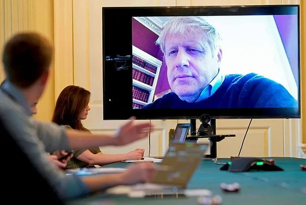 Kovid-19’a yakalanan İngiltere Başbakanı Johnson hastaneye kaldırıldı