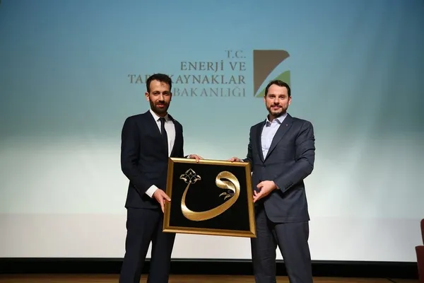 Enerji ve Tabii Kaynaklar Bakanı Berat Albayrak Bursa’da gençlerle bir araya geldi-3