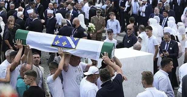 Srebrenitsa soykırımında katledilen 7 kişi 30 yıl sonra toprağa verildi