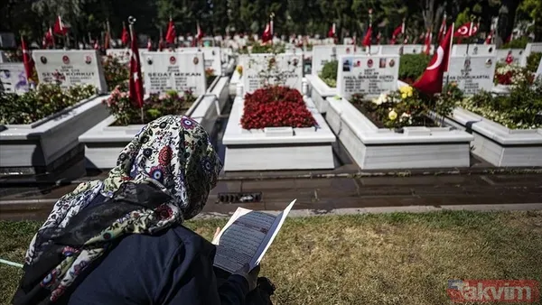 Bayramlar, Sevinçlerin Paylaşıldığı Günler Olduğu Kadar, Geçmişimizi Anma Ve Ahirete İntikal Eden Yakınlarımızı Yâd Etme Zamanlarıdır. Kurban Bayramı'nda...