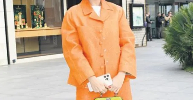 Buse Terim güzelliğiyle adeta büyüledi