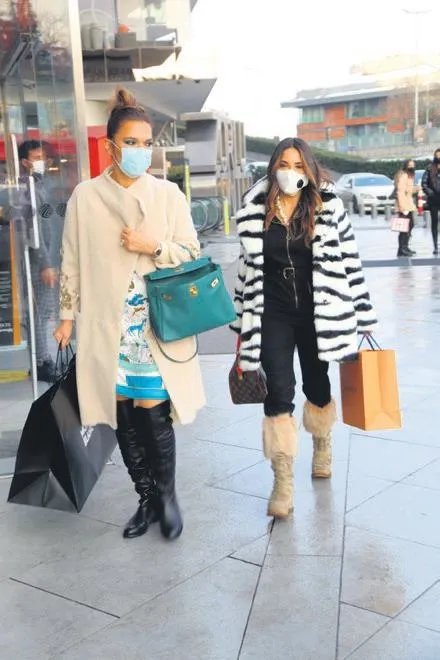 Bir Zamanlar Çukurova dizisine katılan Hande Soral ikoncan oldu-11