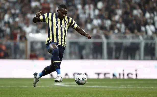 bu-sezon-istedigi-forma-sansini-bulamayan-osayiden-soke-den-hamle-1668990451827.jpeg Bu sezon istediği forma şansını bulamayan Osayi'den şoke eden hamle-4