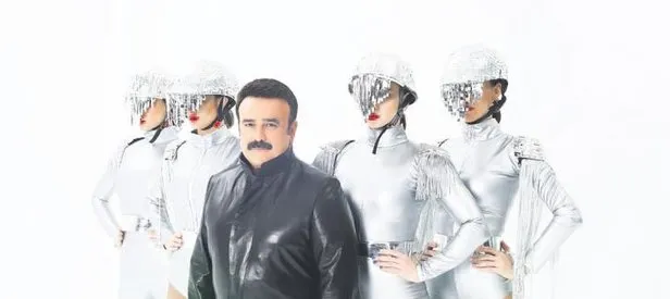 Matrix Bülent ve ‘ablalar’ı