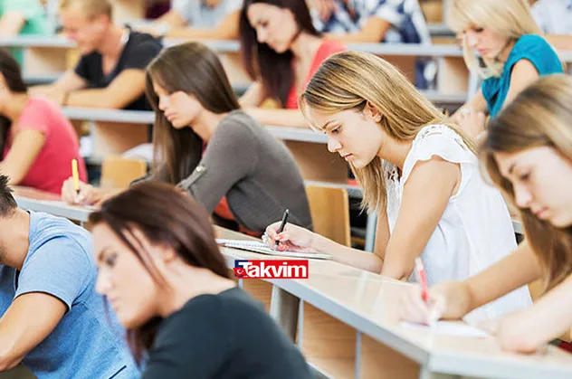 Kasım ayı ilk ara tatil ne zaman, okullar ne zaman ara tatile giriyor? Ara tatil üniversitelilere var mı? Üniversitelerde ara tatil olacak mı?