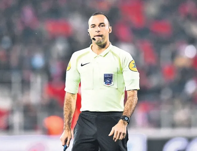 Fener’e Fransız hakem