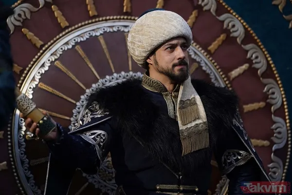 Sahnede Duyulan Eser, "Elçi Peşrevi" Olarak Bilinen Ve 18. Yüzyılda Kantemiroğlu Tarafından Notaya Alınmış, Kökeni Kuruluş Dönemine Dayandığı Düşünülen Mehter...