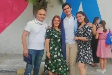 Depremde ailesini kaybeden anne kızına verdiği sözü tuttu