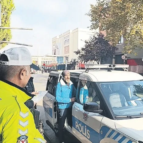 Alkol ehliyeti çarptı