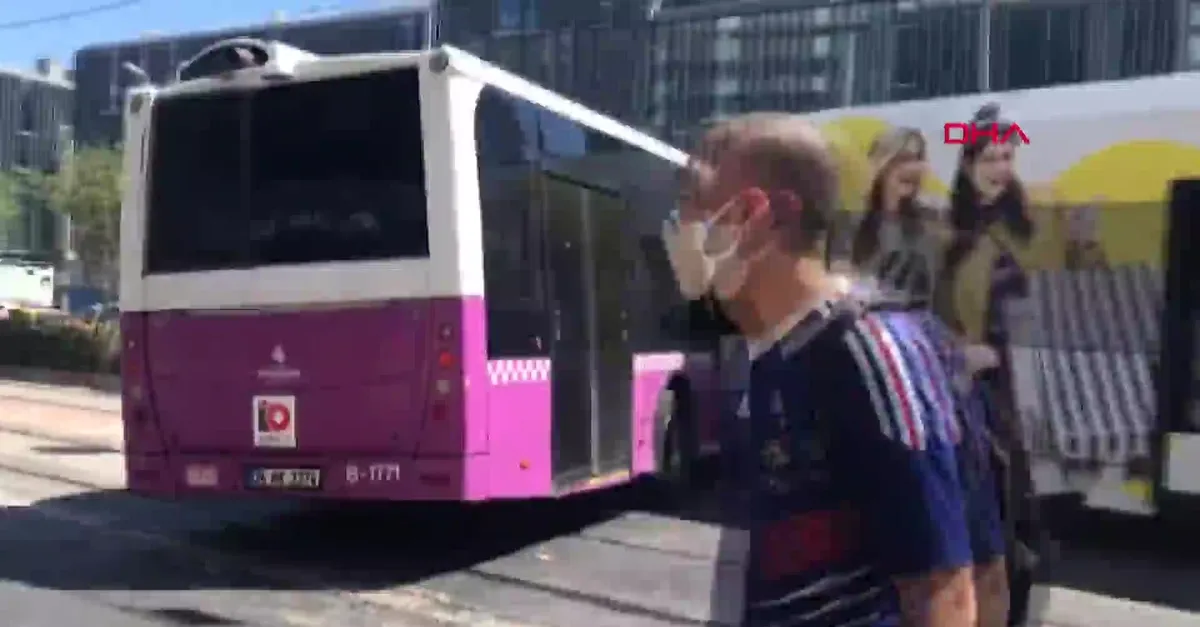 Tramvay ile halk otobüsü çarpıştı! Çok sayıda ekip bölgede